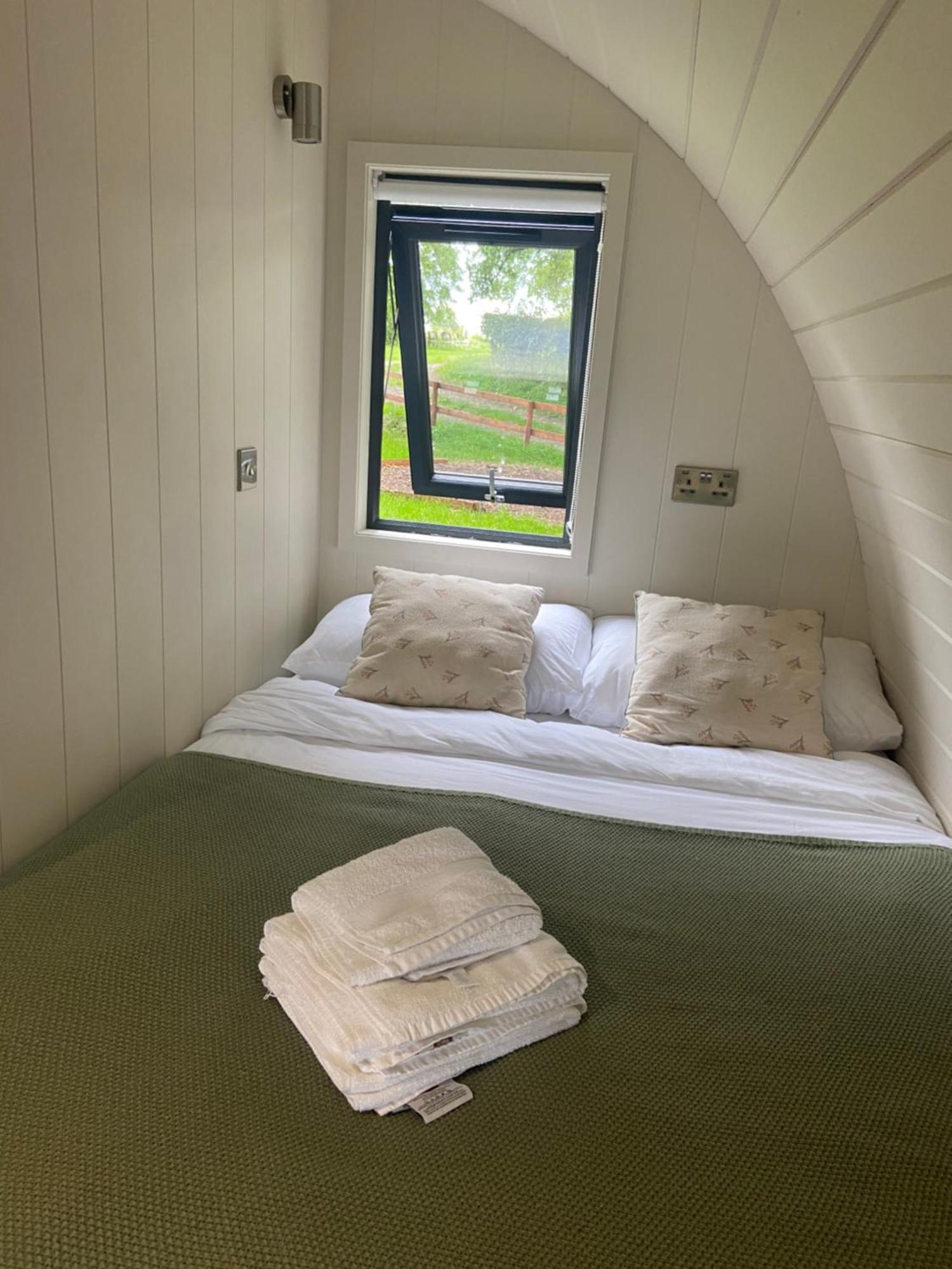 Kildare Countryside Pods Villa Bagian luar foto